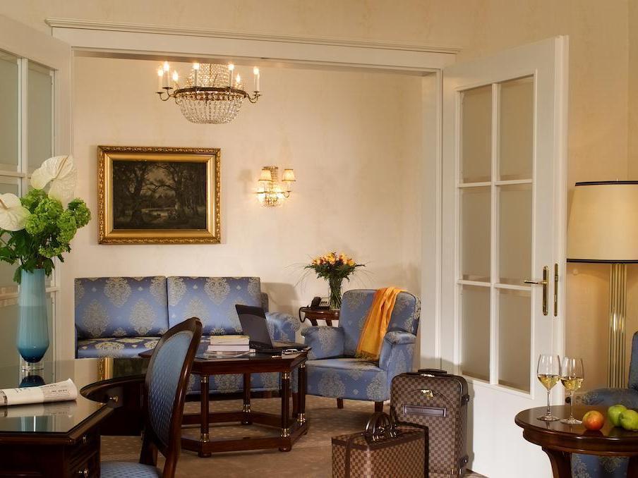 Hotel De France Wien Екстериор снимка A suite at the Hotel de Crillon