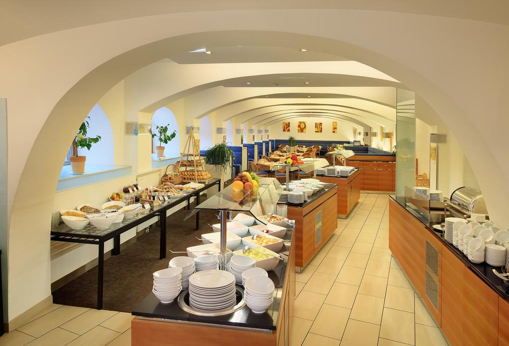 Hotel De France Wien Екстериор снимка A buffet at a hotel