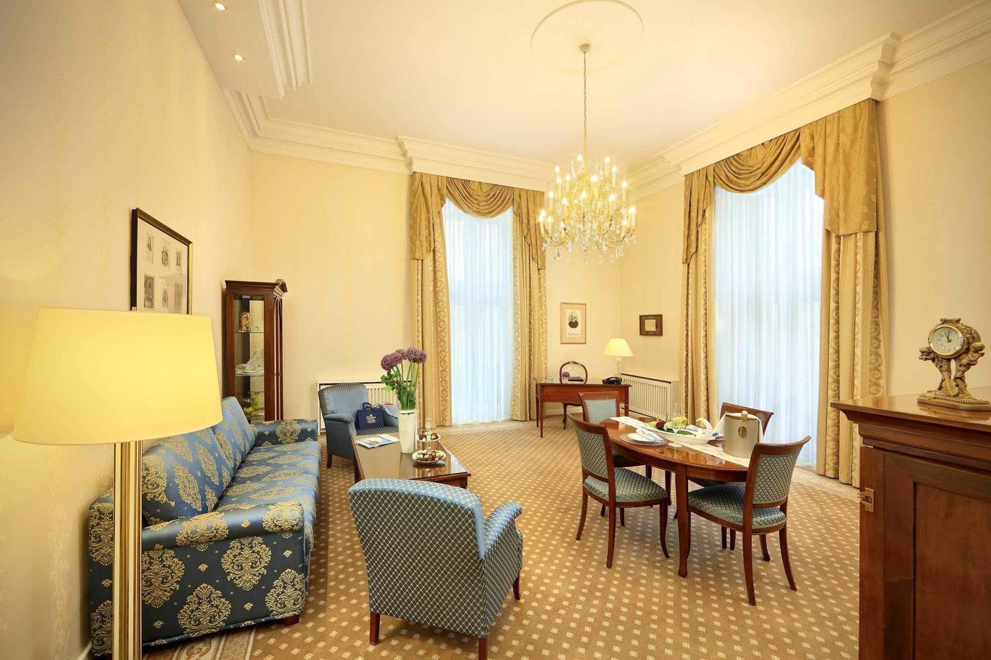 Hotel De France Wien Екстериор снимка A suite at the hotel