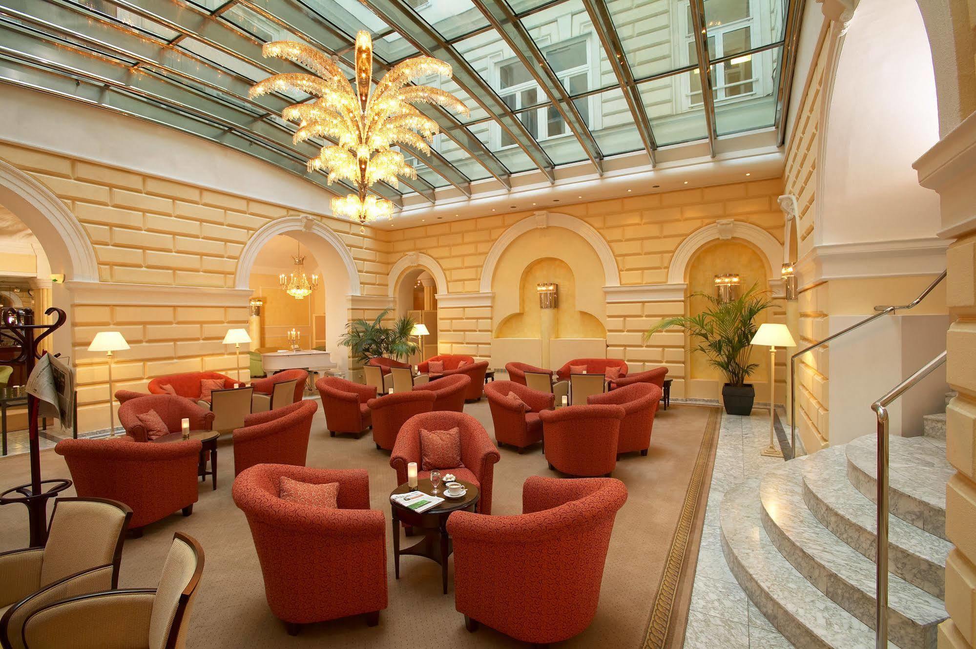 Hotel De France Wien Ресторант снимка The lobby