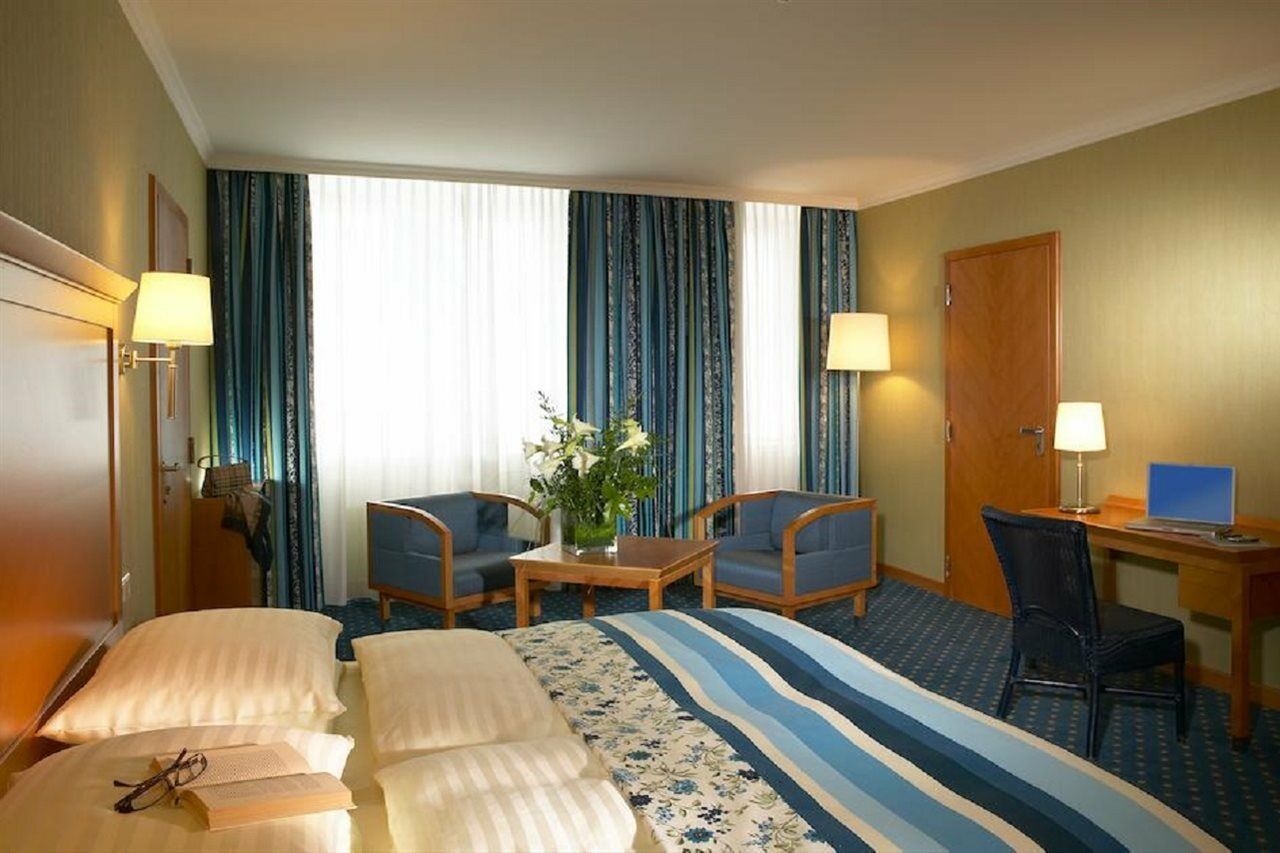 Hotel De France Wien Екстериор снимка A typical hotel room